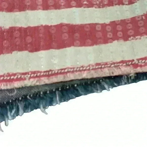 Love Fire Denim Size 6 Mid Rise Midi American Flag Shorts Patriotic Sequins - Picture 6 of 10